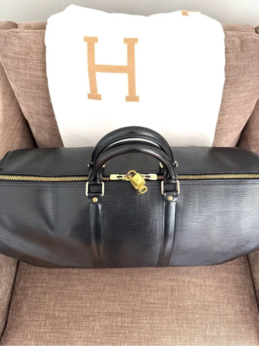 Authentic Louis Vuitton unisex Keepall 50 travel bag black Epi leather M42962